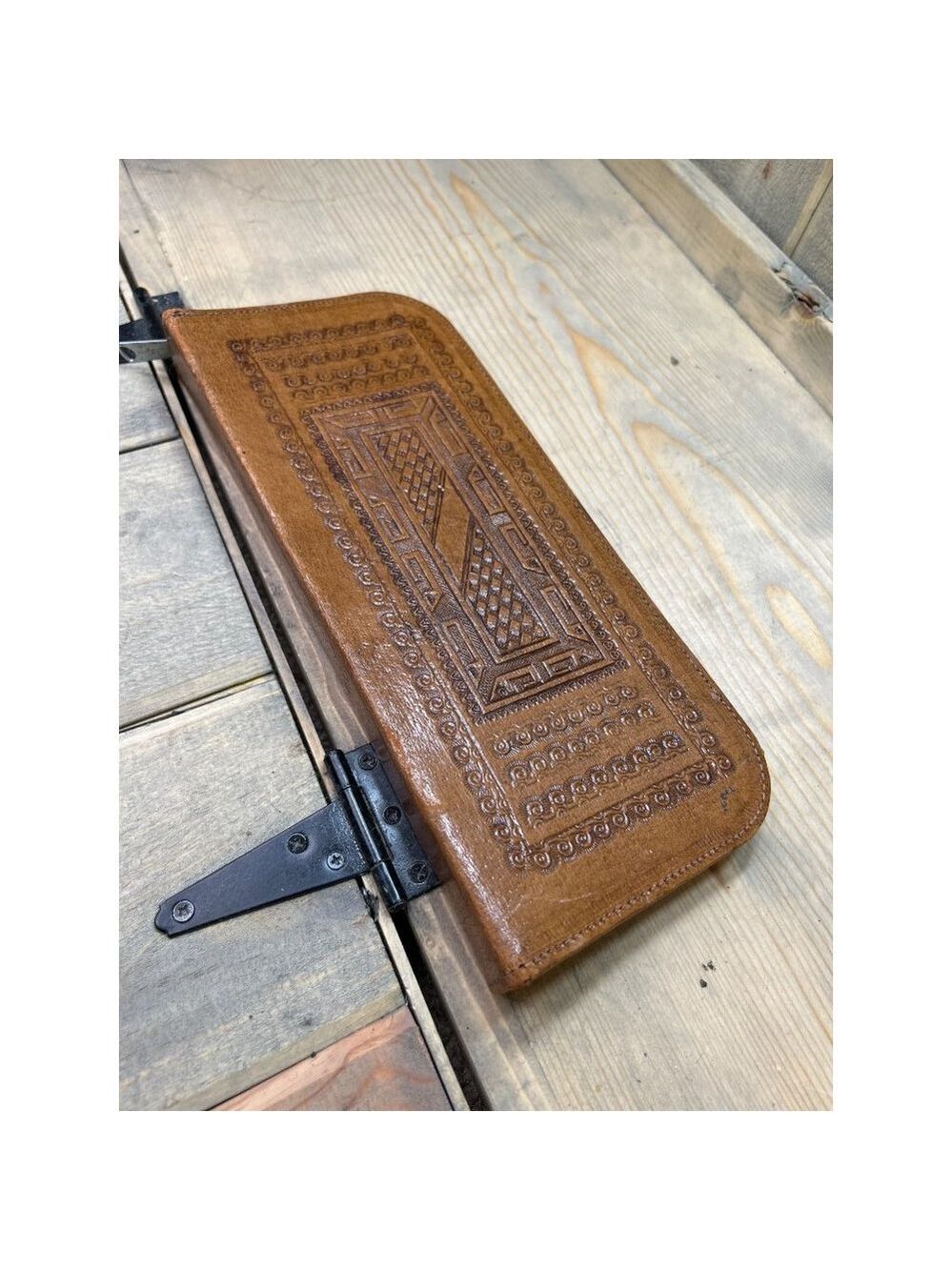 Unusual Vintage Mexico 'Tooled Leather' look embossed long clutch purse - Picture 4 of 8